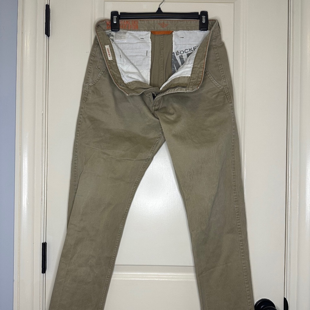 Men's Dockers Tan Flat Front Casual Khakis - Size 33 x 30